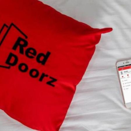 Reddoorz Near Hermes Place Polonia Medan Buitenkant foto