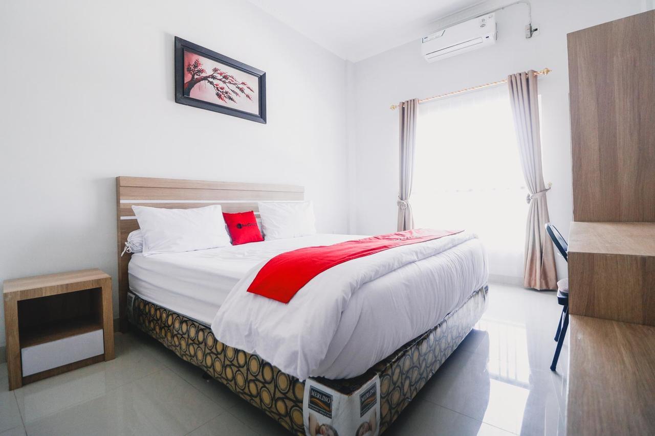 Reddoorz Near Hermes Place Polonia Medan Buitenkant foto