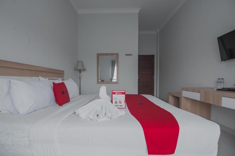 Reddoorz Near Hermes Place Polonia Medan Buitenkant foto